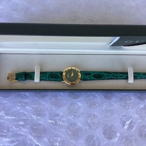 Vintage Gucci 3000.2.1 Ladies Watch Green Dial Good Preowned Condition